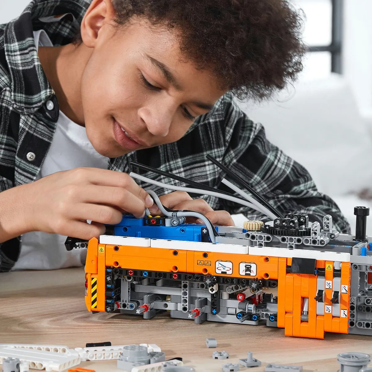 LEGO Technic Robuuste Sleepwagen 42128 - Oranje/Blauw