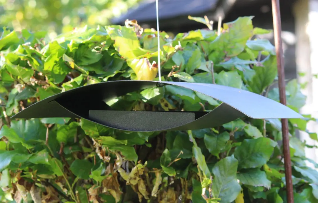 Esschert Design Voederhuis Hangend S - Zwart