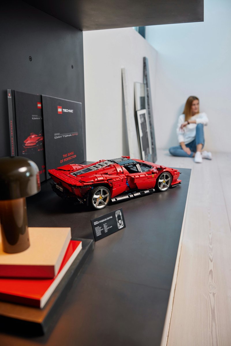 LEGO Technic Ferrari Daytona SP3 Raceauto Collectible voor Volwassenen - 42143