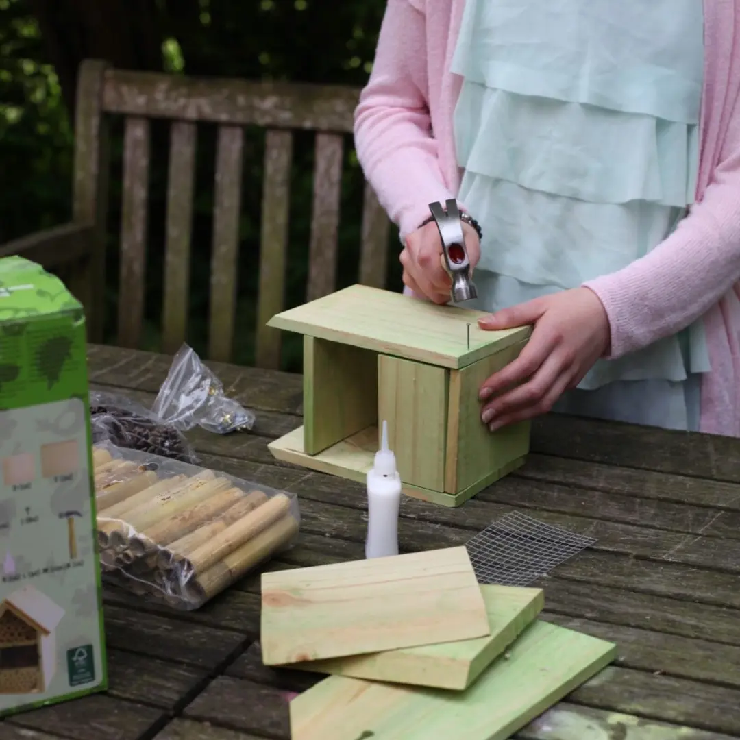 Esschert Design Doe-het-zelf Insectenhotel - Hangend - afbeelding 6 van 6