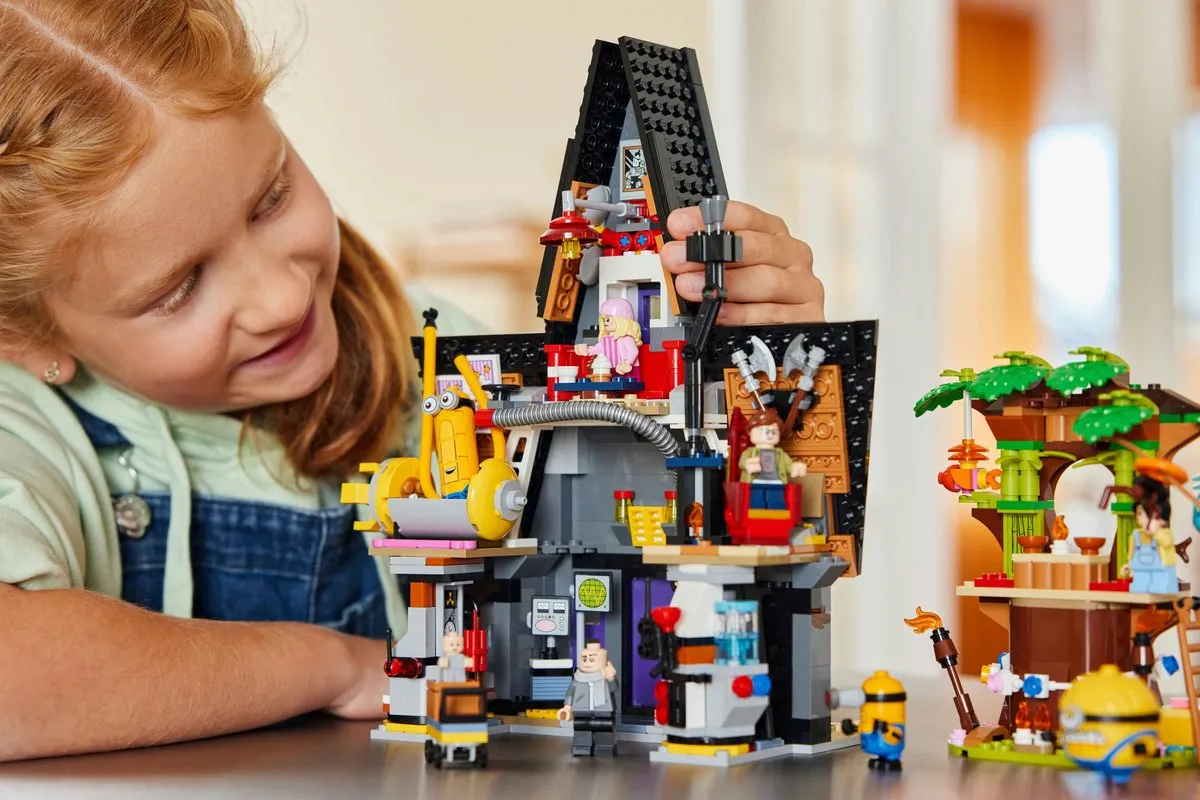 LEGO Despicable Me 4 Huis van de Minions 75583 - 868 Stukken