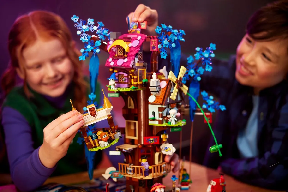 LEGO DreamZzz 40657 Droomdorp - 434 Stukken - 4 Minifiguren