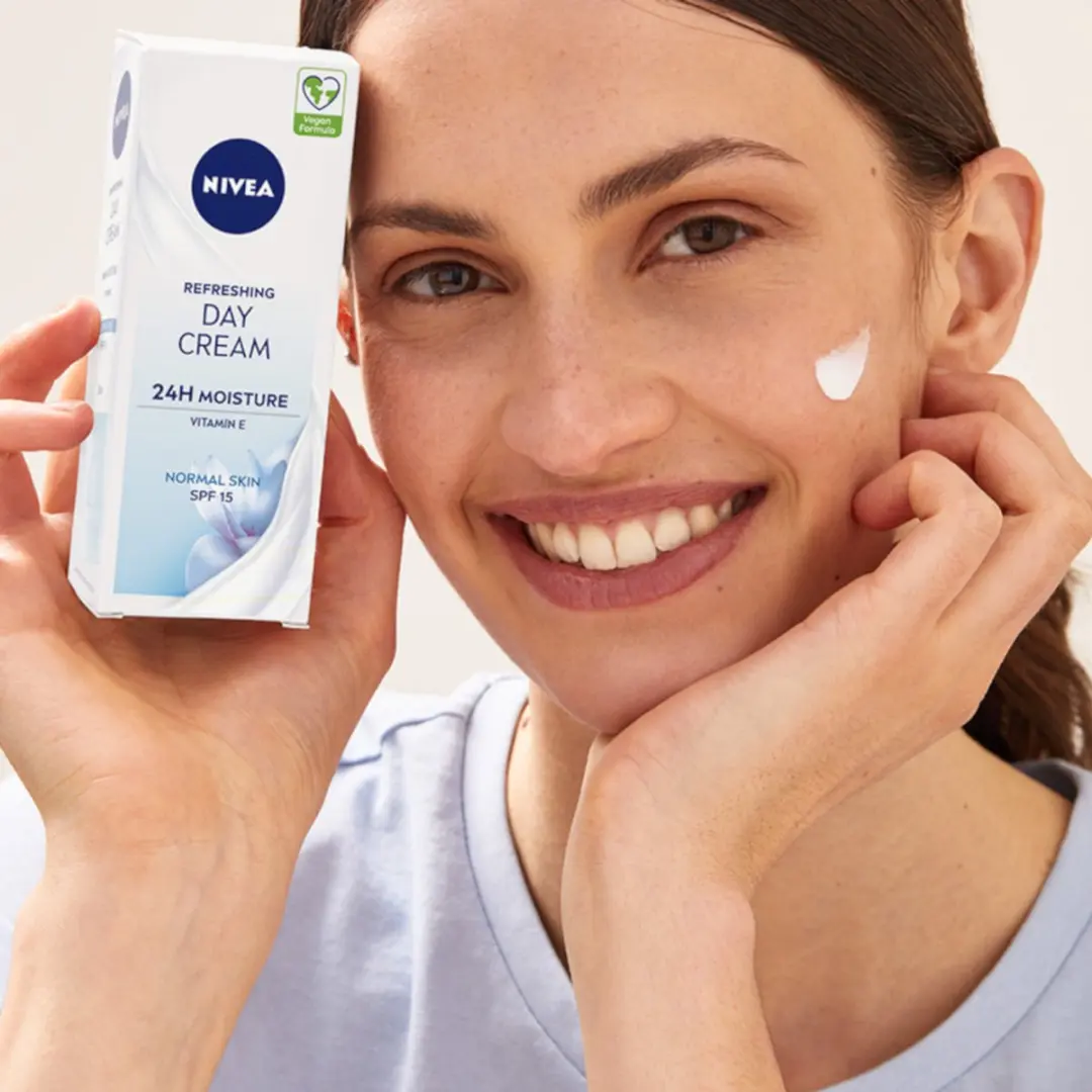NIVEA Refreshing Day Care Q10 Serum 50ml