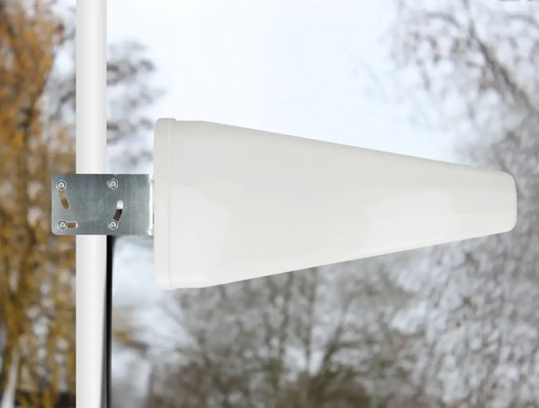 Delock LTE Antenne SMA 9-11dB Directioneel - 5m RG-58 Wit