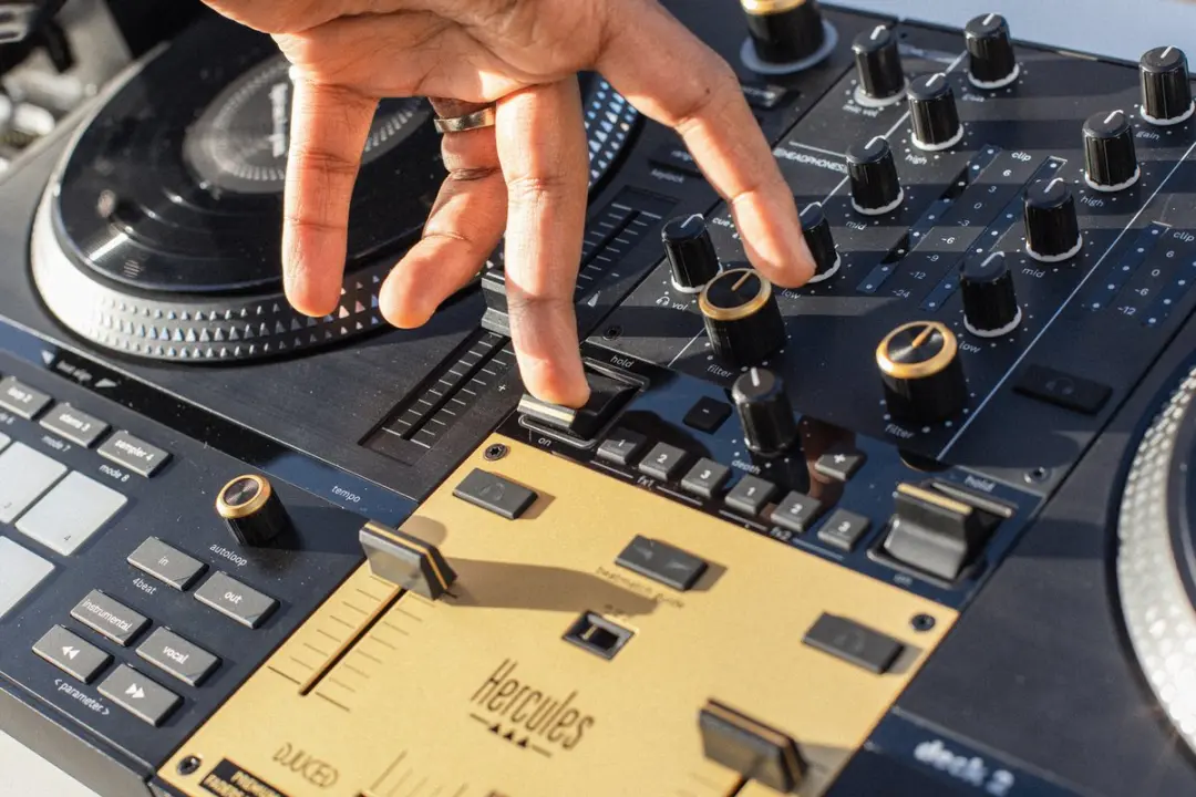 Hercules DJControl Inpulse T7 Premium Fader Module - Zwart - afbeelding 6 van 6