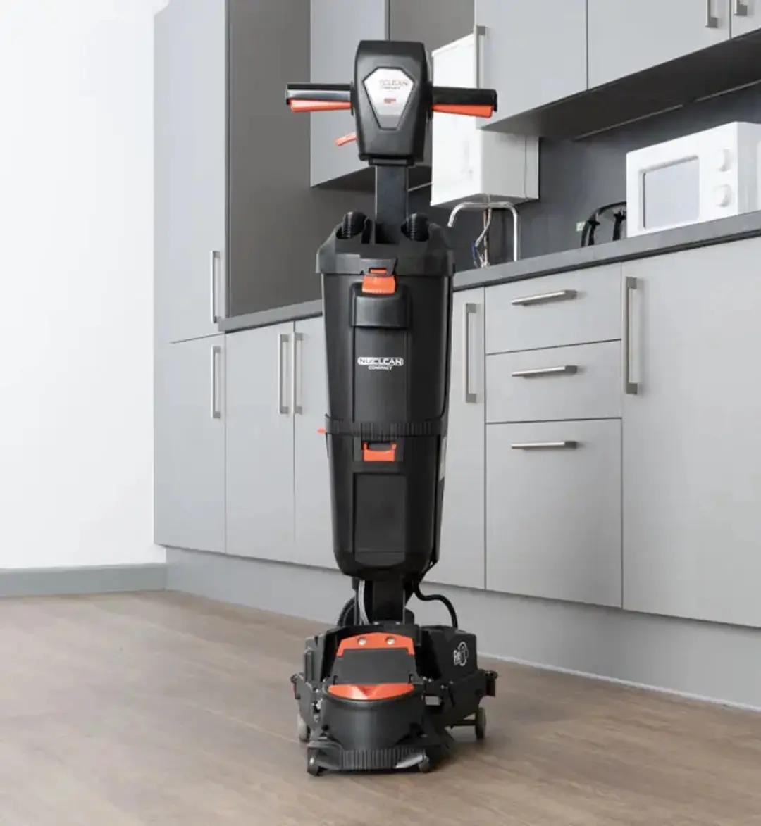 Numatic NuClean Compact 220NX Schrobzuigmachine - Zwart