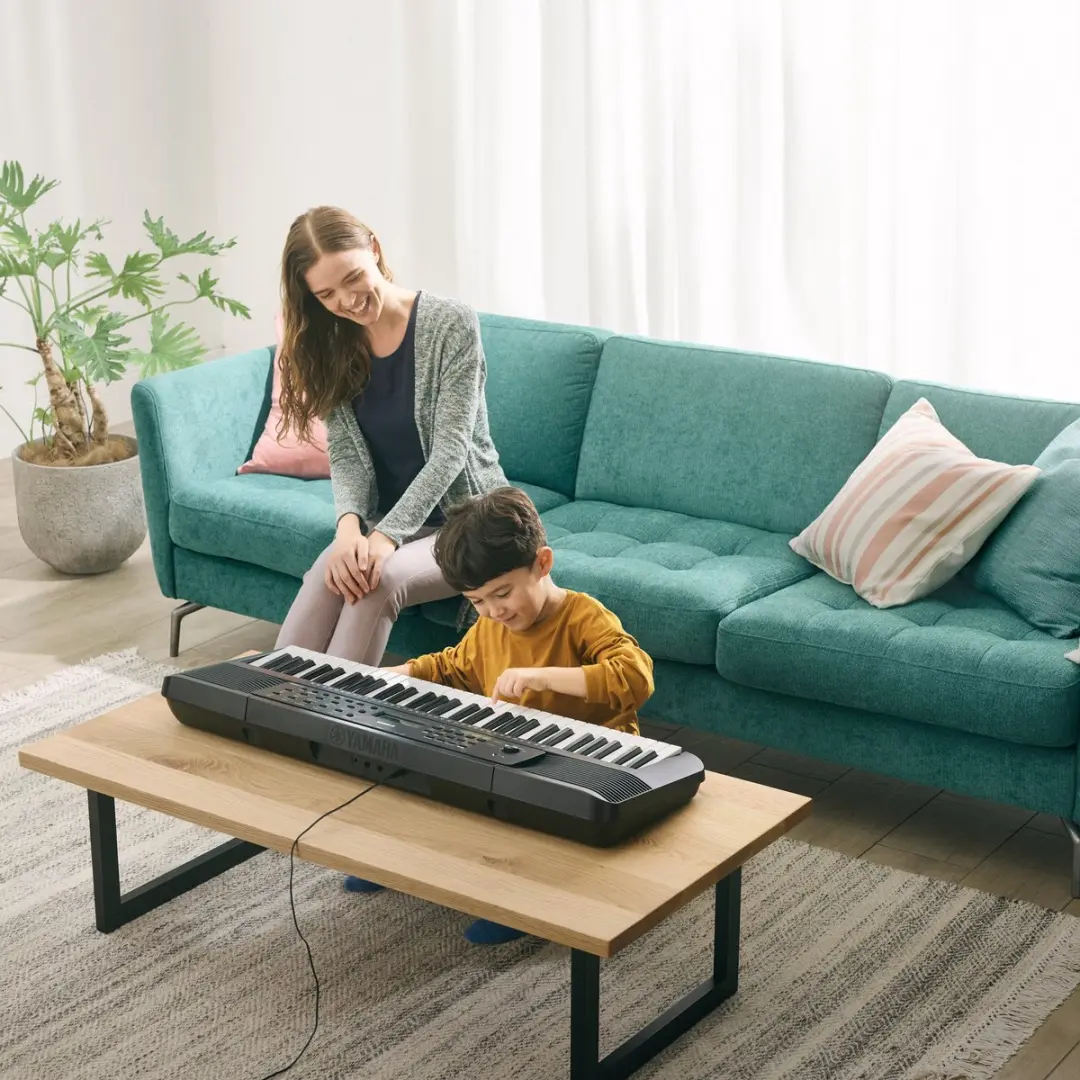 Yamaha PSR-E283 Keyboard - 61 Toetsen - Zwart