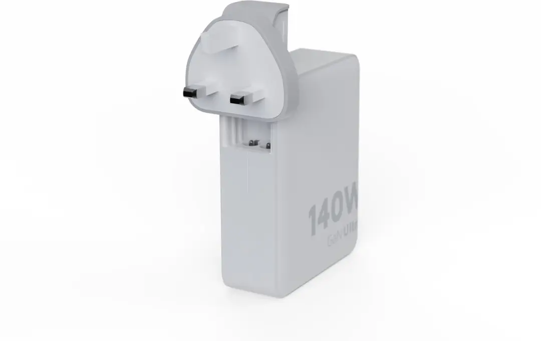 Xtorm XVC2140 Reisstekker Wereldstekker 140W - 4 Poorten - USB-C PD 240W - Wit