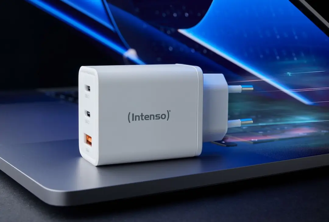 Intenso W65ACC 65W GaN USB-adapter - 2x USB-C 1x USB-A - Wit