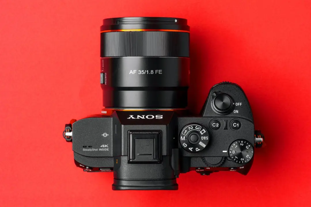 Samyang AF 35mm F1.8 Sony E Objectief - 58mm