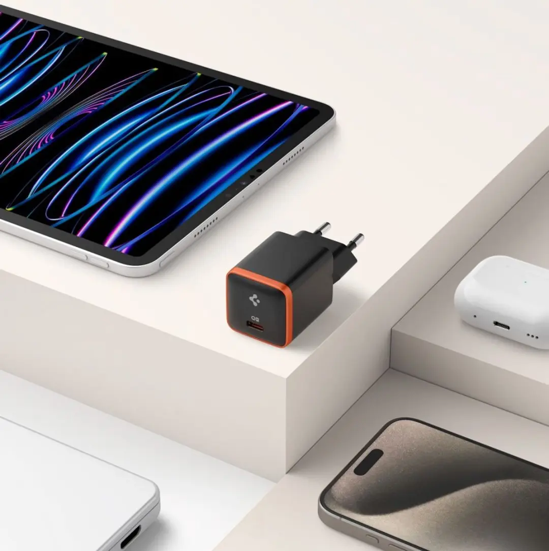 Spigen ArcStation Essential ACH08448 USB-C Wandoplader 30W - Zwart