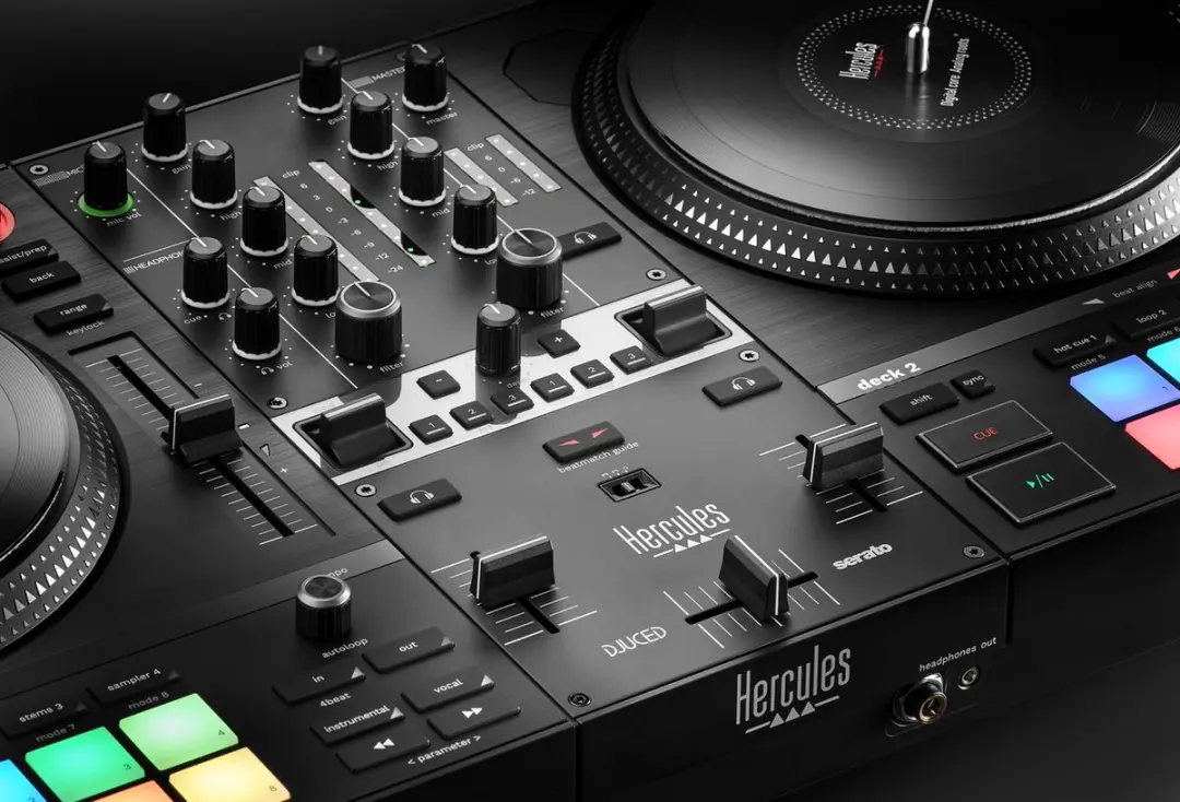 Hercules DJControl Inpulse T7 DJ Controller - 2 Kanalen - 16 RGB Pads - Zwart