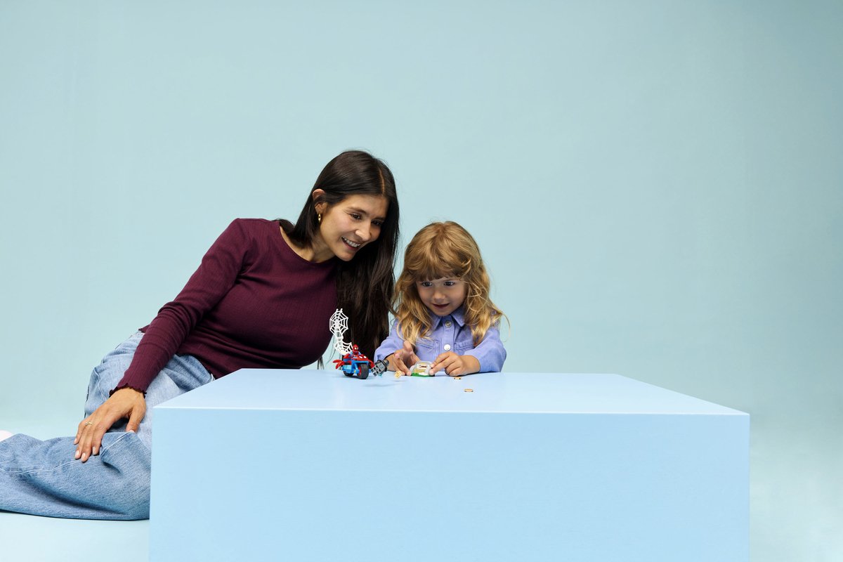 LEGO Marvel Spidey on his Motorcycle vs. Rhino - 11206