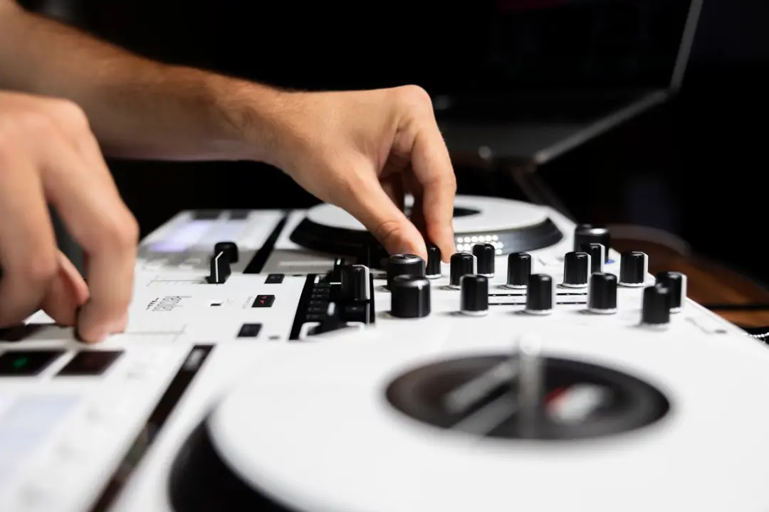 Hercules DJControl Inpulse T7 - Wit