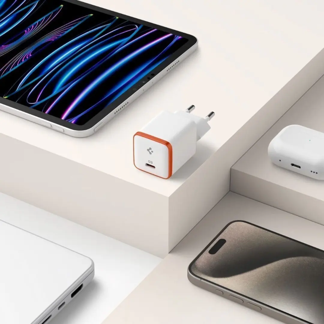 Spigen ArcStation Essential ACH08449 USB-C Wandoplader 30W - Wit