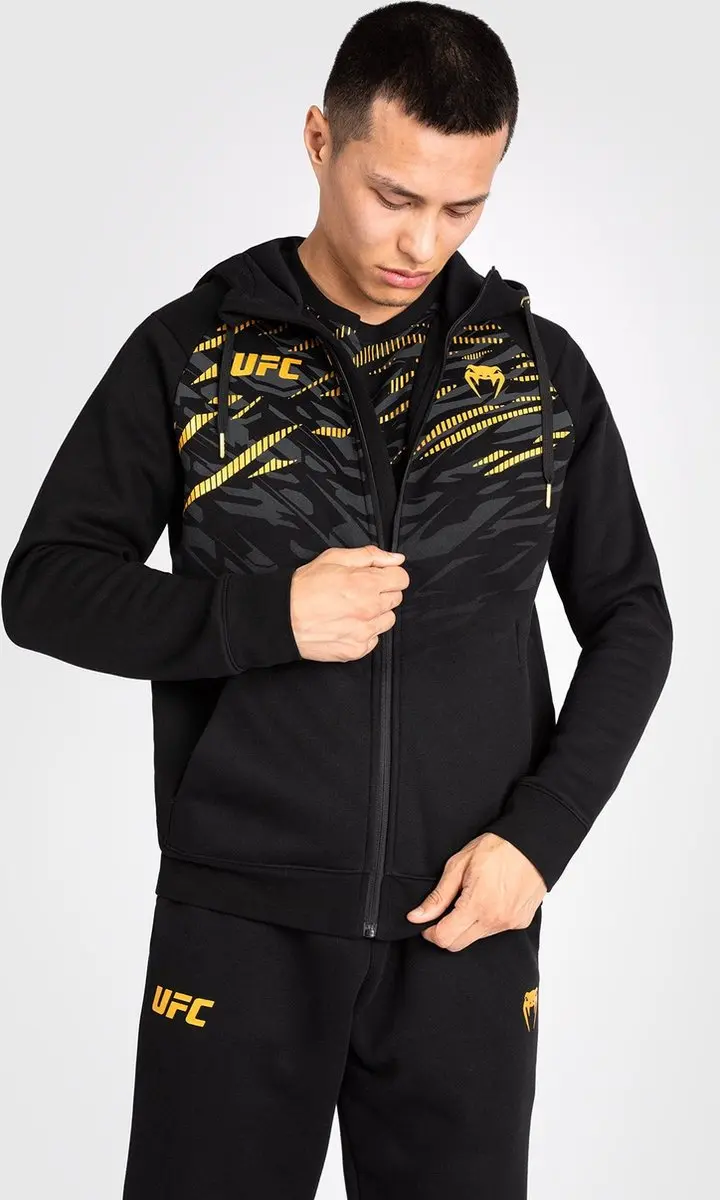 UFC Venum Fusion Replica Zip Hoodie - L - Champion Goud