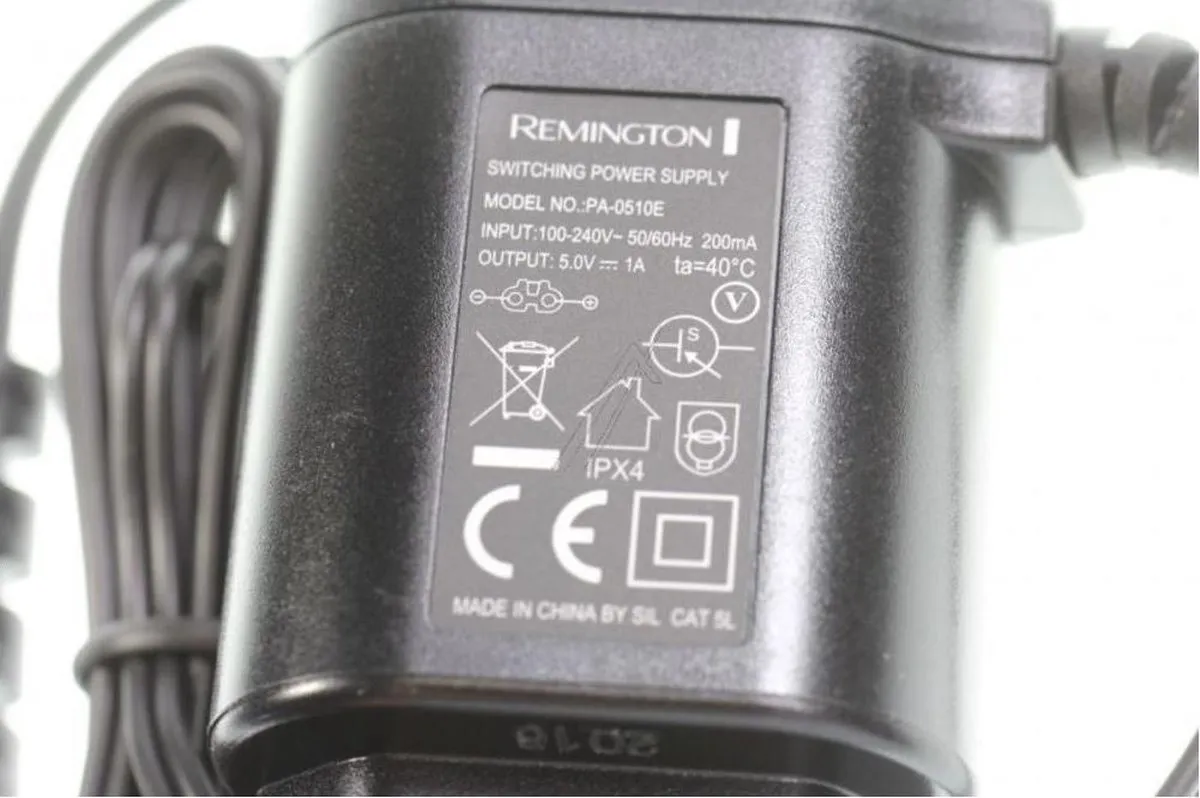 Remington Netadapter XR1330 44153530100 - Zwart