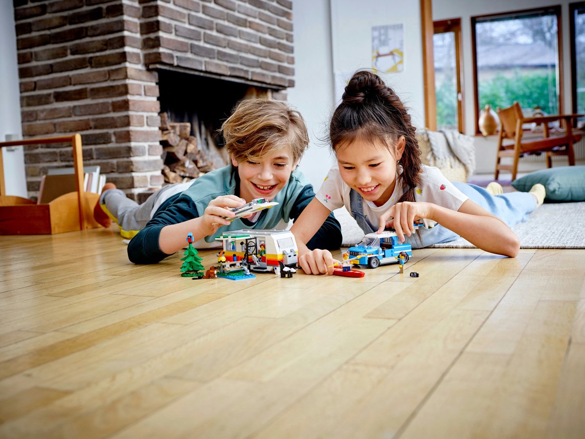 LEGO Creator Familievakantie met Caravan - 31108