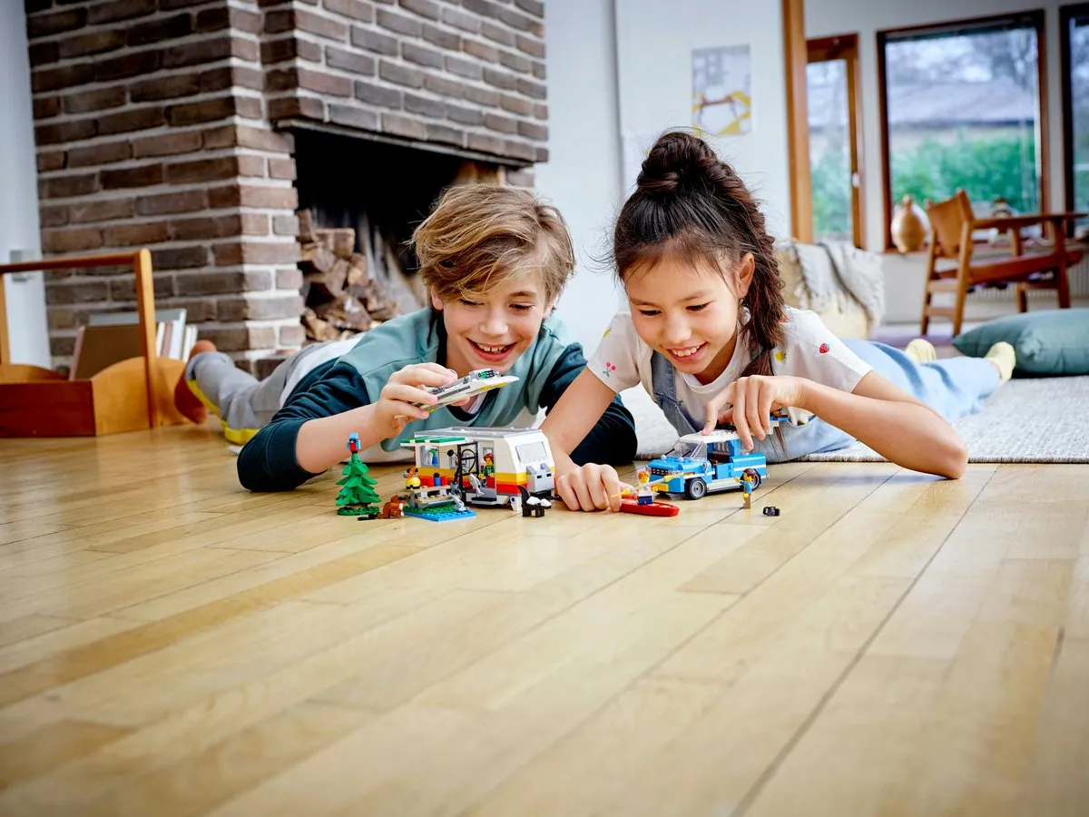LEGO Creator 31108 Familievakantie met Caravan - 766 Stukken - afbeelding 3 van 6