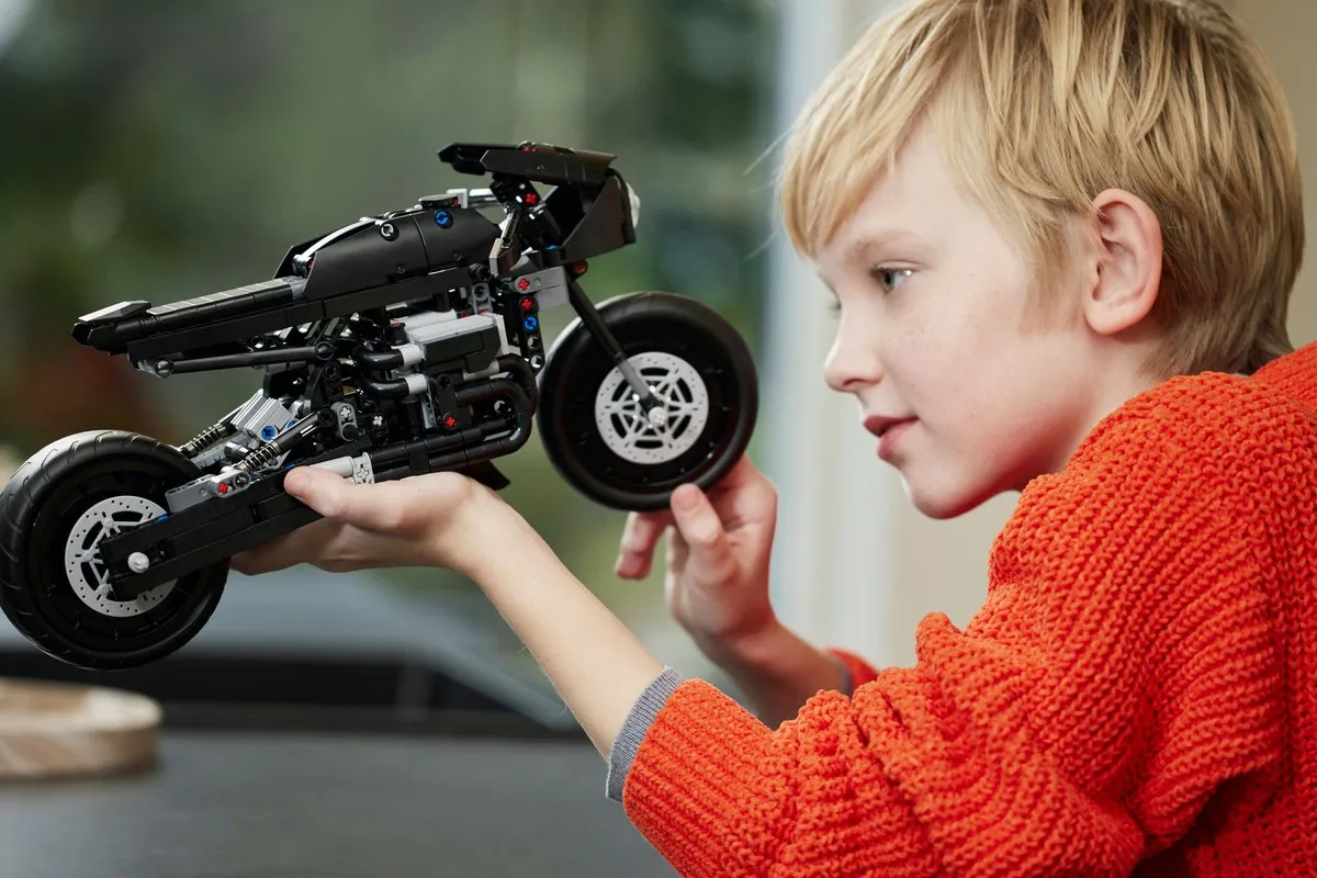 LEGO Technic The Batman-Batcycle 42155 Bouwkit - 641 Stukken - afbeelding 6 van 6