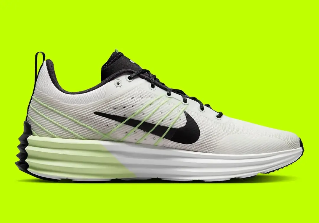 Nike Lunar Roam Barely Volt