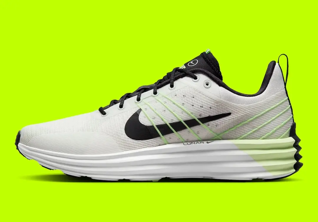 Nike Lunar Roam Barely Volt - Maat 44