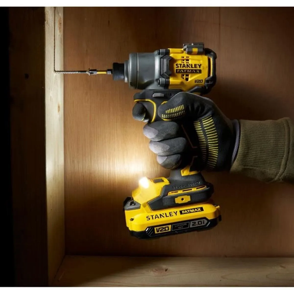 Stanley 18V ACCU Slagmoersleutel SFMCF830D2K-QW - 2x 2.0Ah