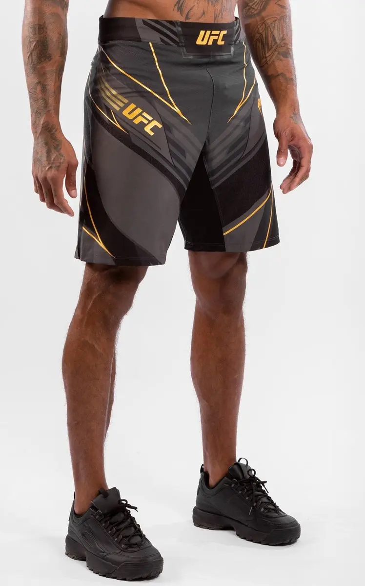 UFC Venum Authentic Fight Night Heren Short - XL - Champion