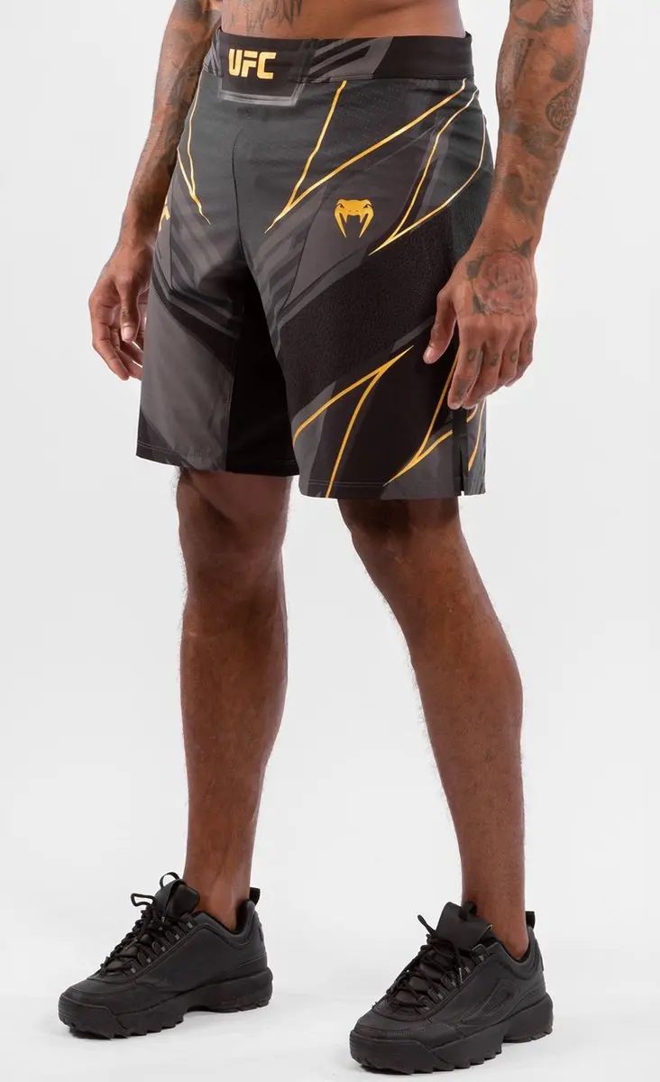 UFC Venum Authentic Fight Night Heren Short - XL - Champion