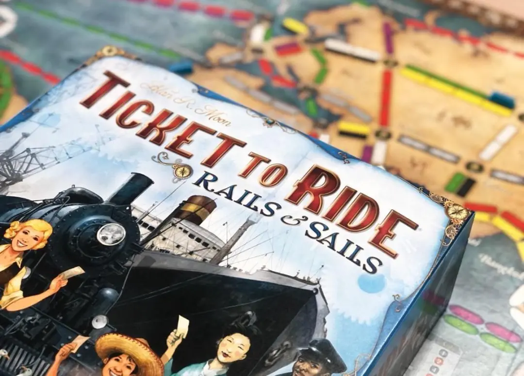 Days of Wonder Ticket to Ride Rails & Sails - 2-5 Spelers