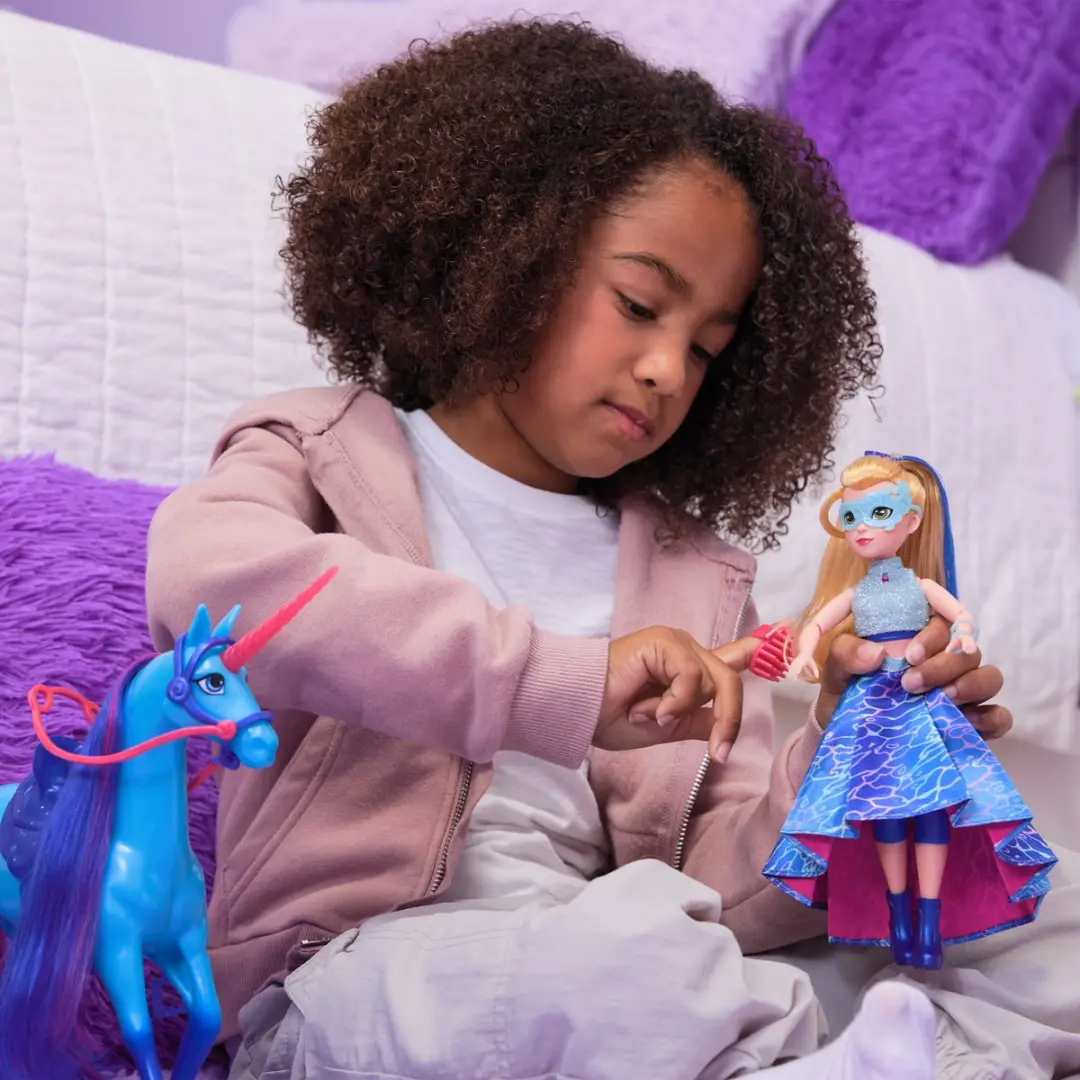 Unicorn Academy Pop Deluxe Isabel Gemaskerd Bal - 24cm - Multi