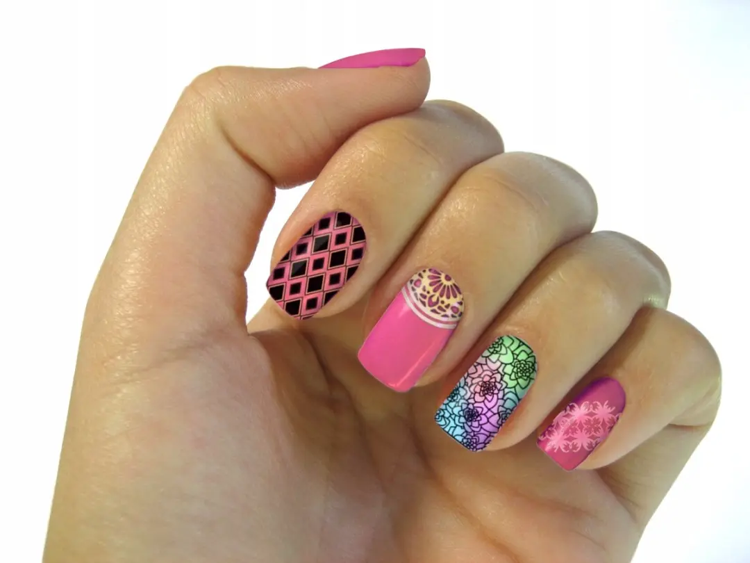Born Pretty Finger Angel Stempelpakket Nagels V02 - Bloemen/Schaken