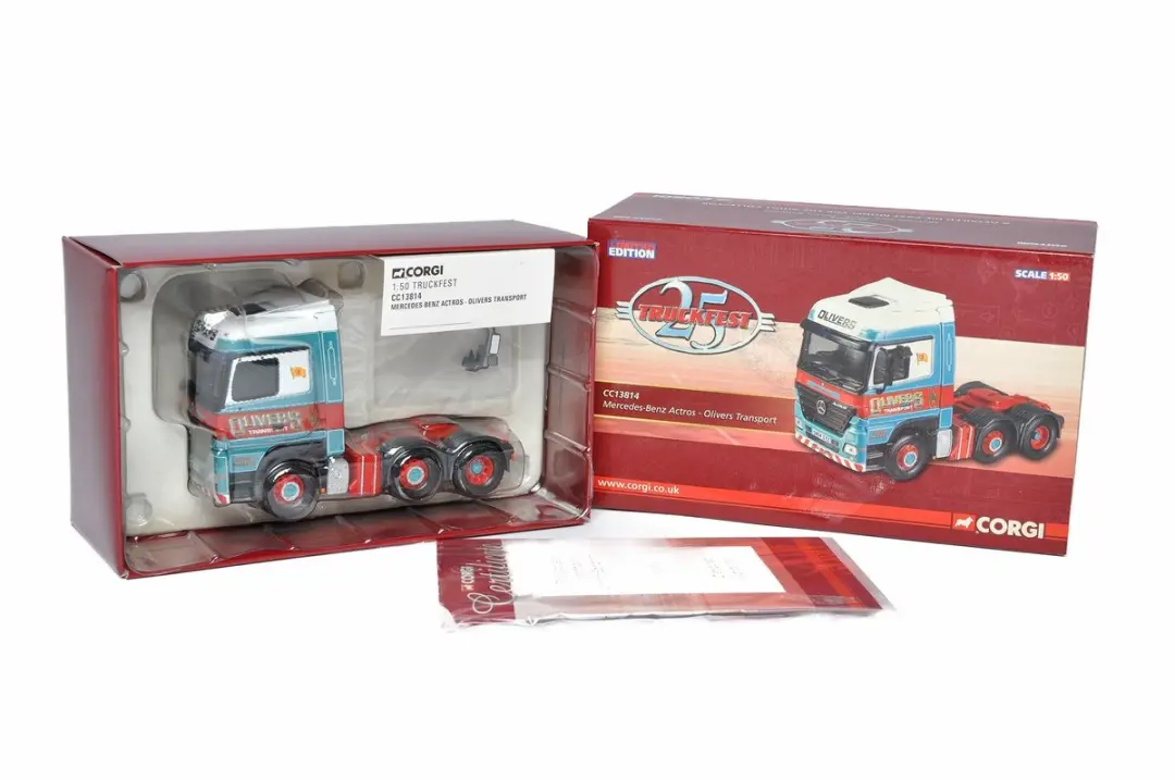 Mercedes-Benz Actros CC13814 Modelauto 1:50