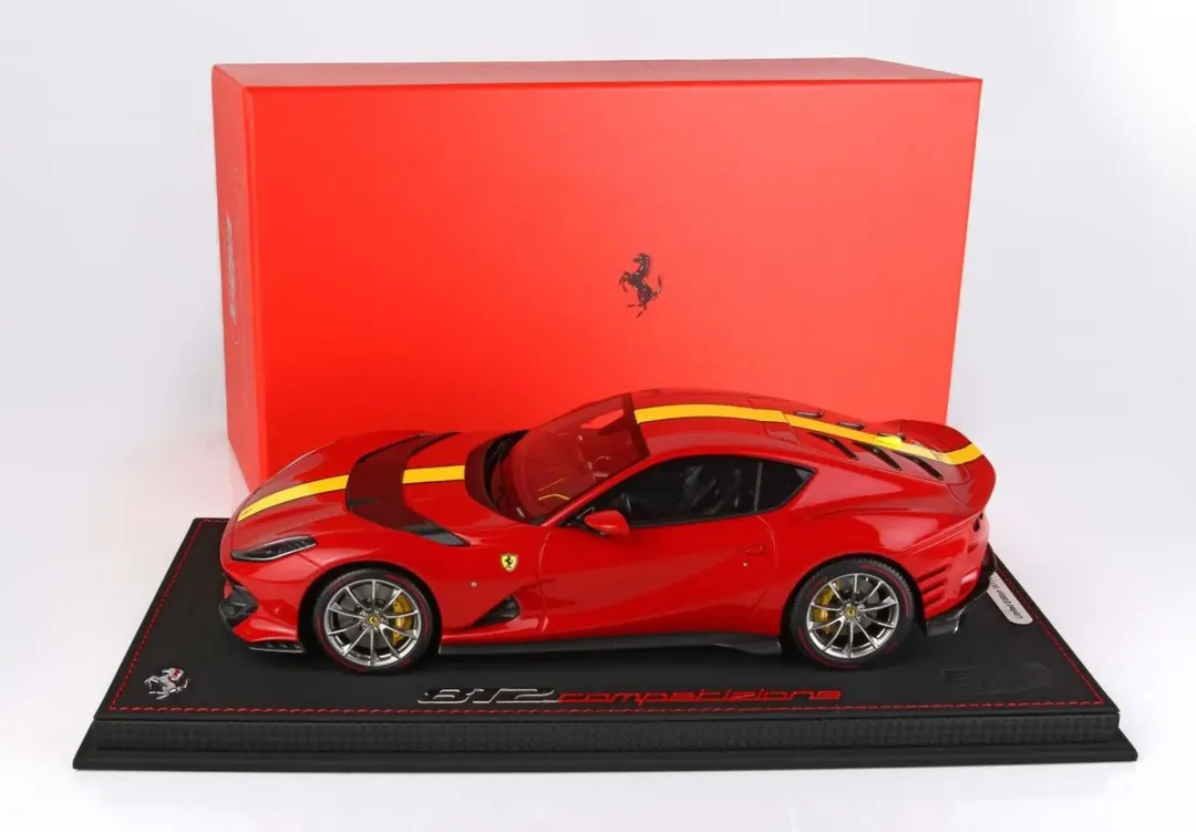 Ferrari 812 Competizione 1:18 Modelauto