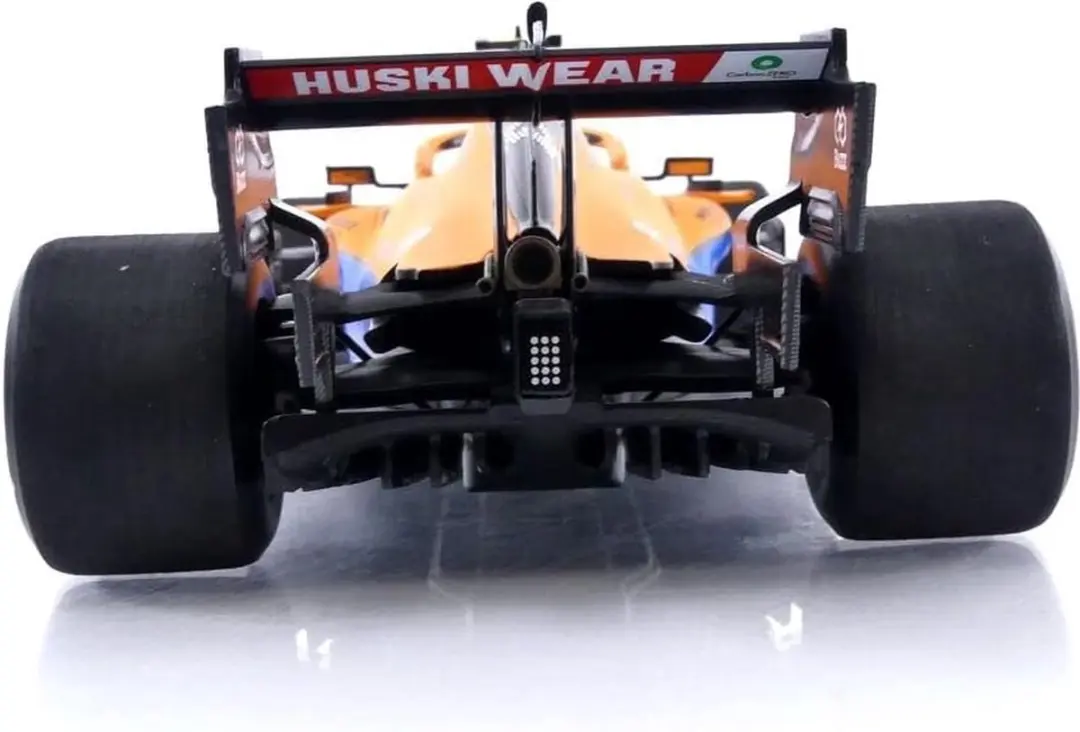 Formule 1 McLaren MCL35M #4 Lando Norris Minichamps - 1:18 - Oranje