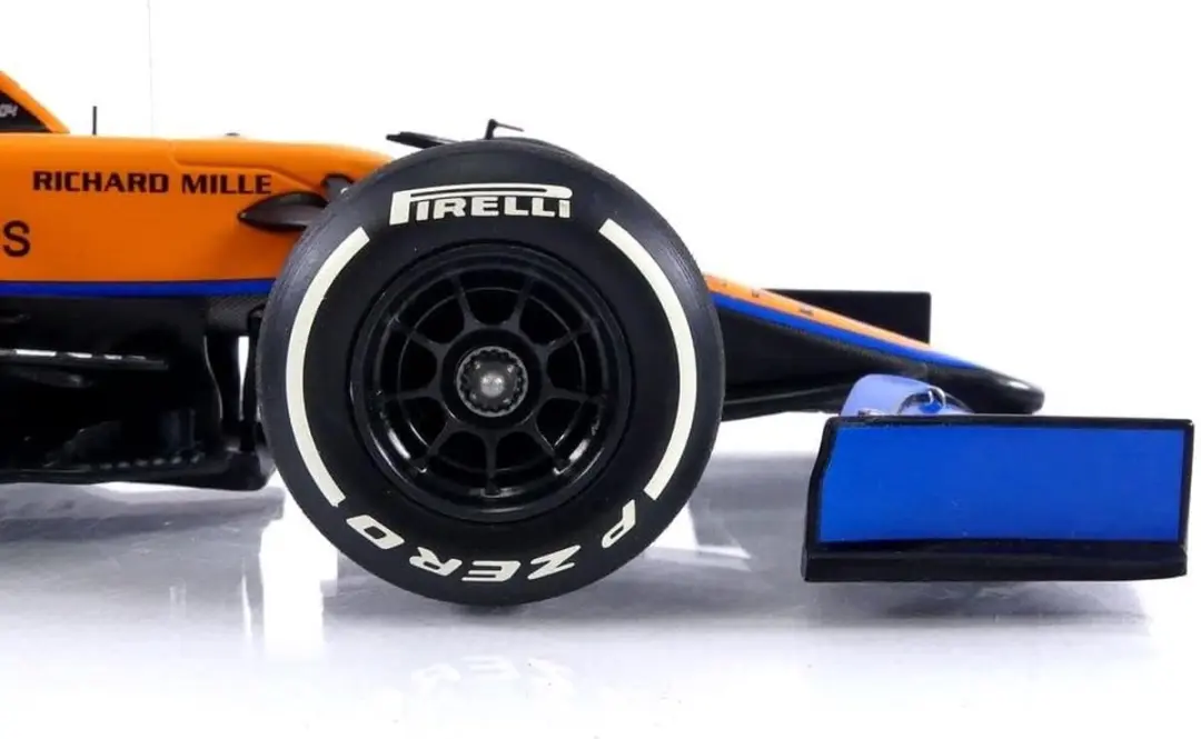 Formule 1 McLaren MCL35M #4 Lando Norris Minichamps - 1:18 - Oranje