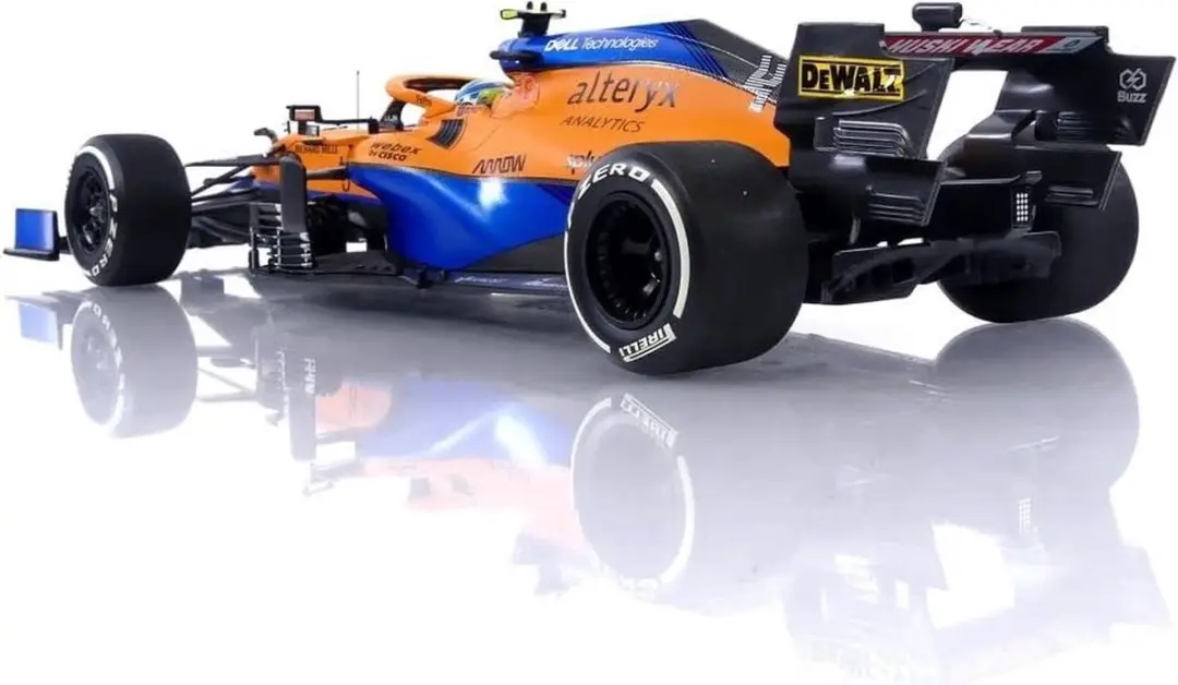 Formule 1 McLaren MCL35M #4 Lando Norris Minichamps - 1:18 - Oranje