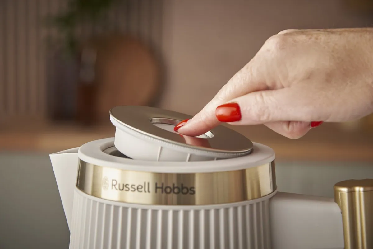 Russell Hobbs Brontë Stone Waterkoker 2400W - 1.7L - Goud