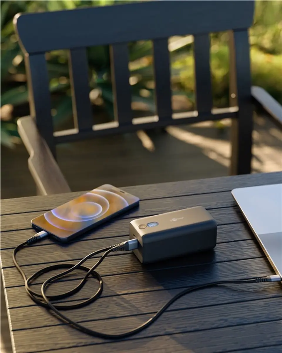 Goobay Laptop Power Bank 20000mAh - 65W - 3x USB