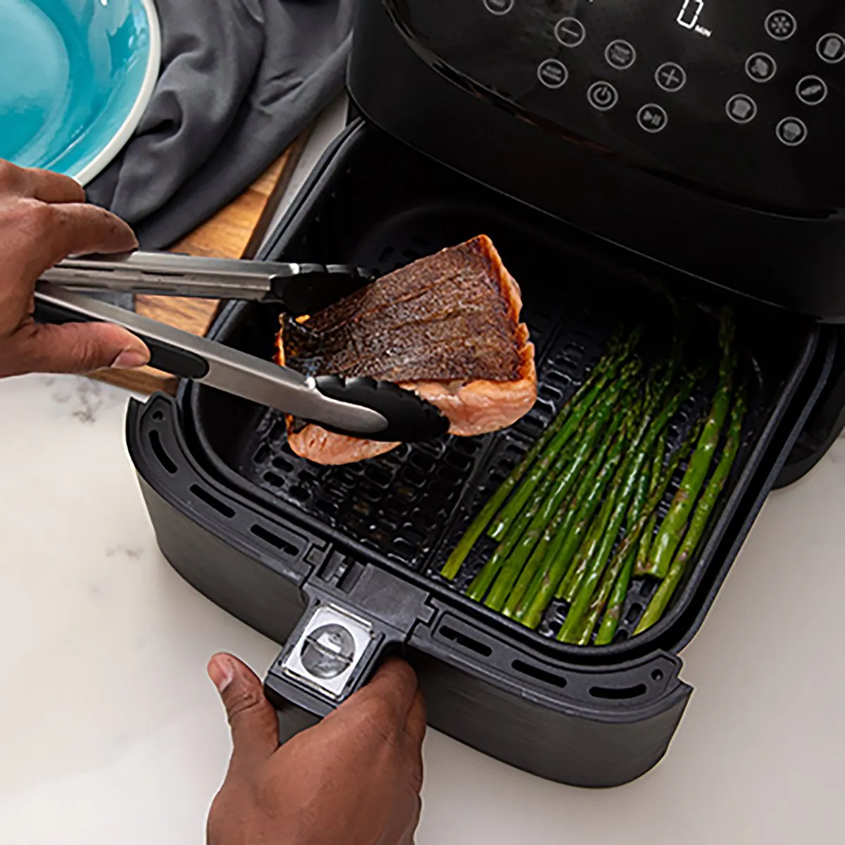 Cosori XL Airfryer 5.5L - 1700W - 11 Programma's - Zwart