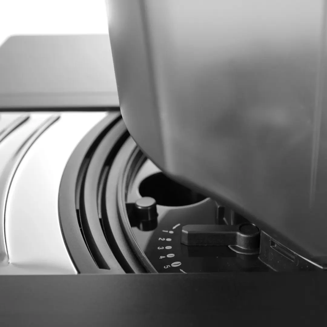 Hendi Volautomatische Espressomachine 208540 - 2700W - Zwart
