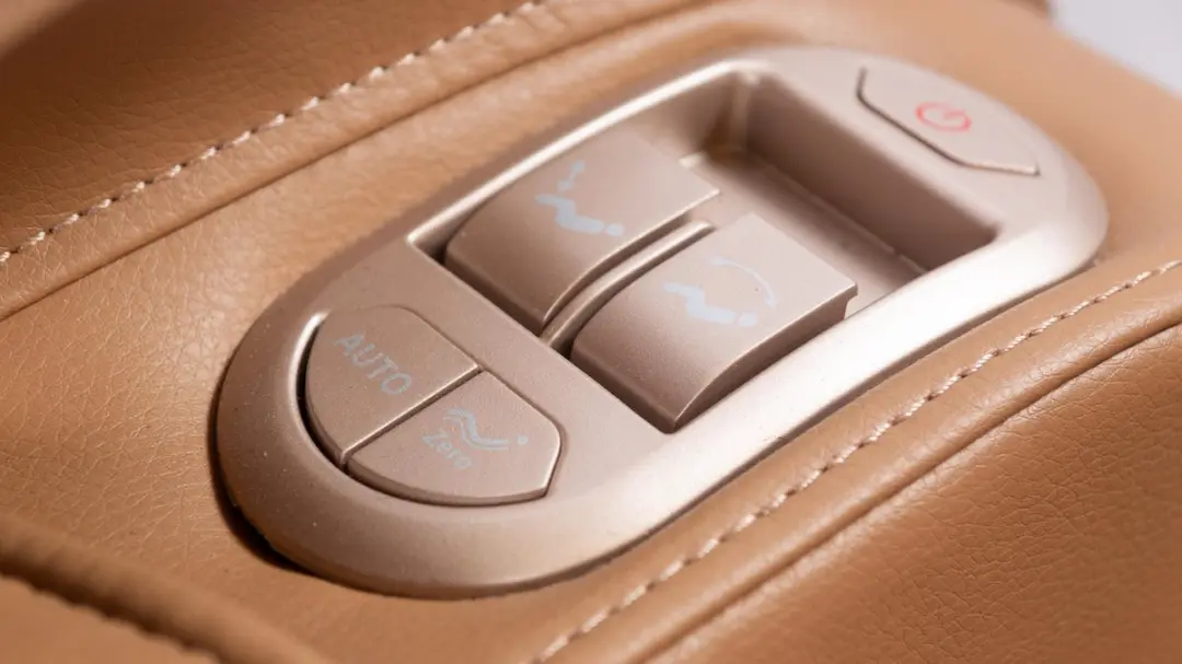 TotalSeat Elmo Elektrische Massagestoel - 5 Programma's - Rug/Nek/Kuit - Zwart