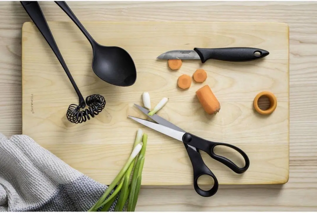 Fiskars Essential Universele Schaar 21cm - Zwart