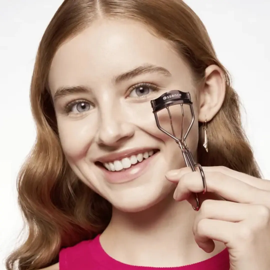 Essence Lash Curler 01