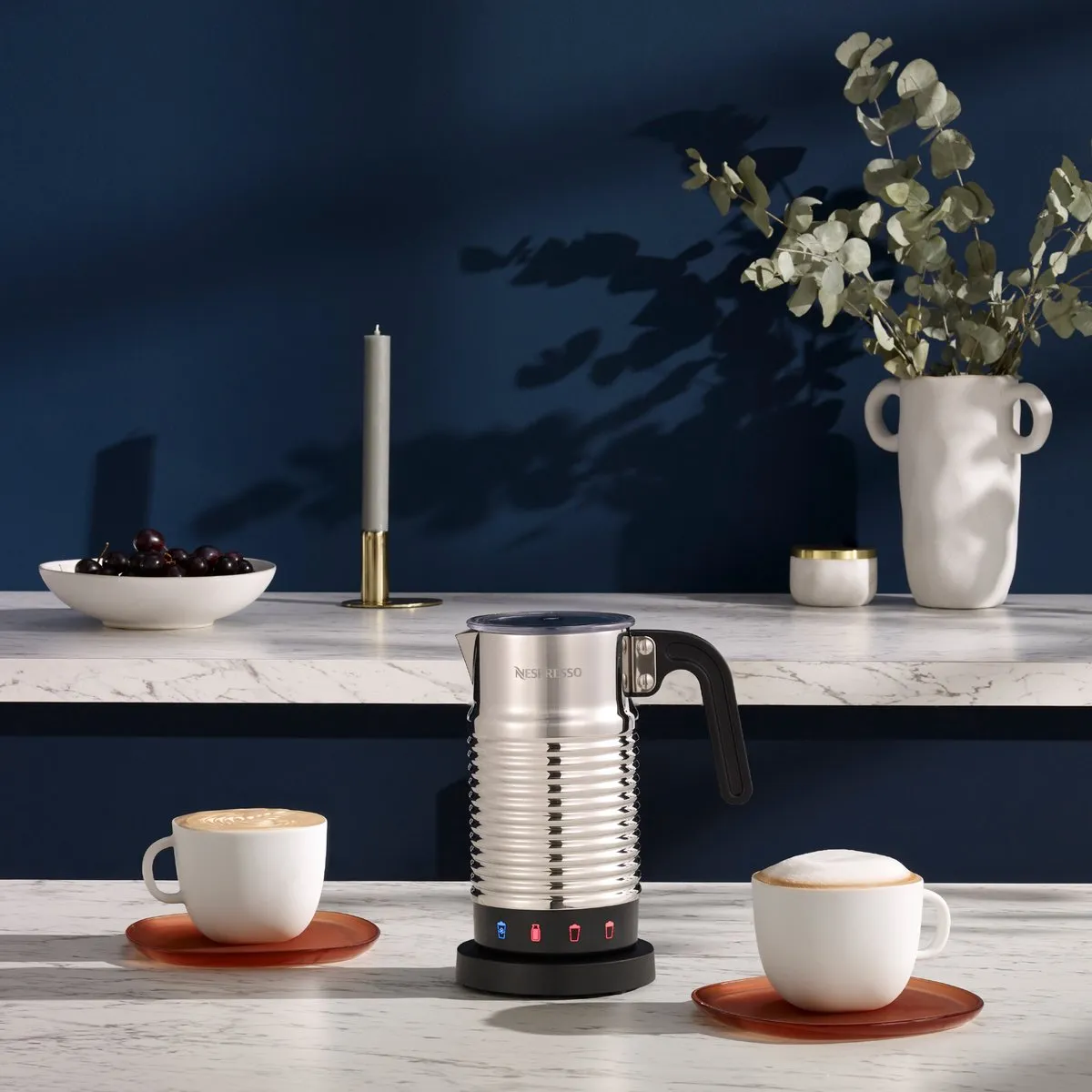 Nespresso Aeroccino 4 Melkopschuimer 240ml - 3 Snelheden - Zwart/Metallic