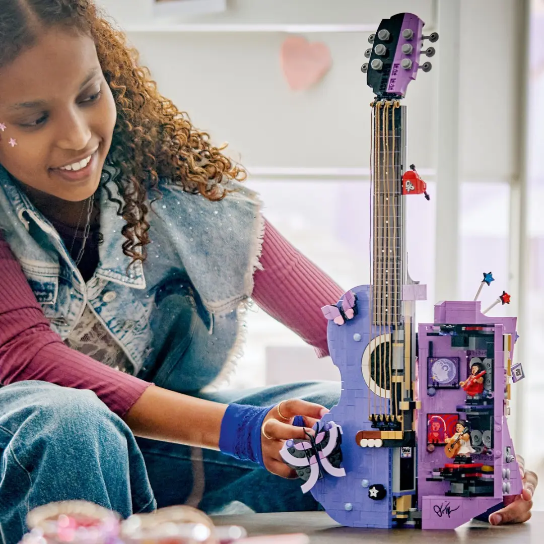 LEGO Olivia Rodrigo Dubbele Gitaar Bouwpakket 43031 - 12228 Stukken - Multicolor