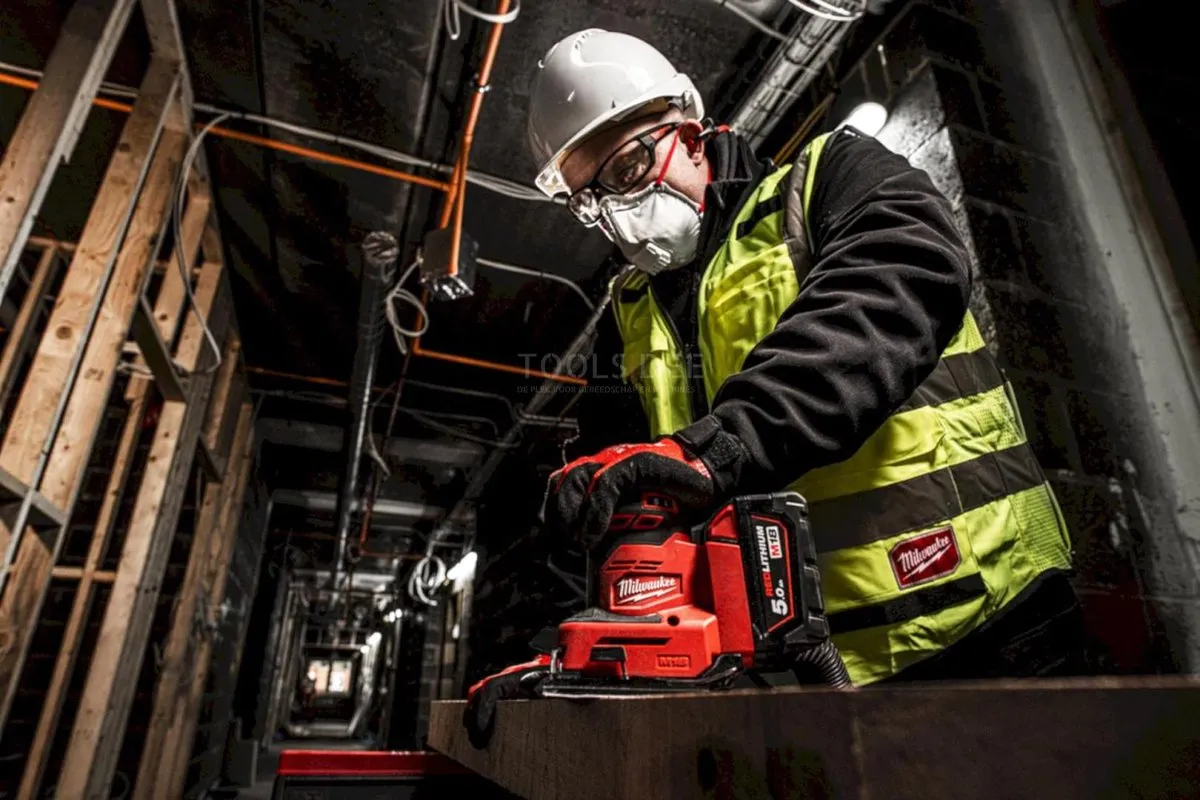 Milwaukee M18 BQSS-0 Vlakschuurmachine - 13.000 r/min