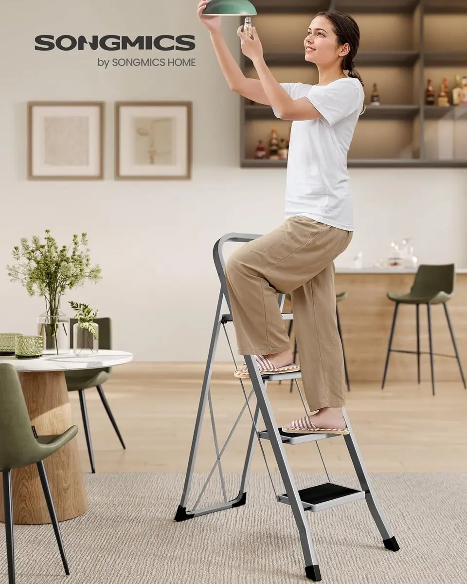 Songmics Trapladder GSL004G01 - 4 treden - 150 kg - Duifgrijs