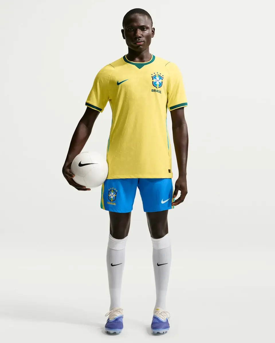 Nike Brazil National Team 2026 Voetbalshirt M - Geel