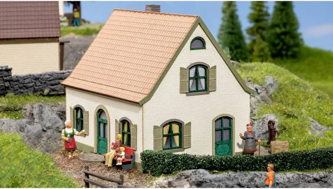 NOCH 63608 N Kleine eengezinswoning - Schaal N - Wit/Groen/Bruin